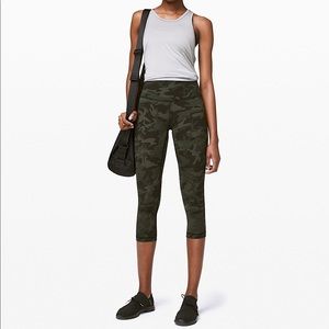 NWOT Lululemon Wunder Under Camo Leggings